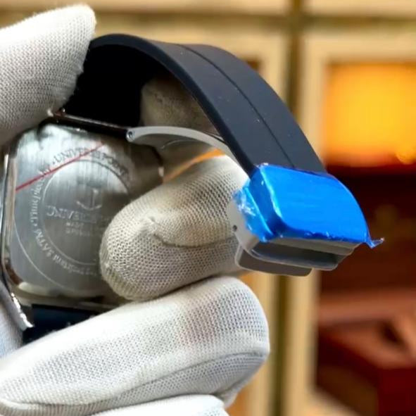 Universal Point Strap Watch